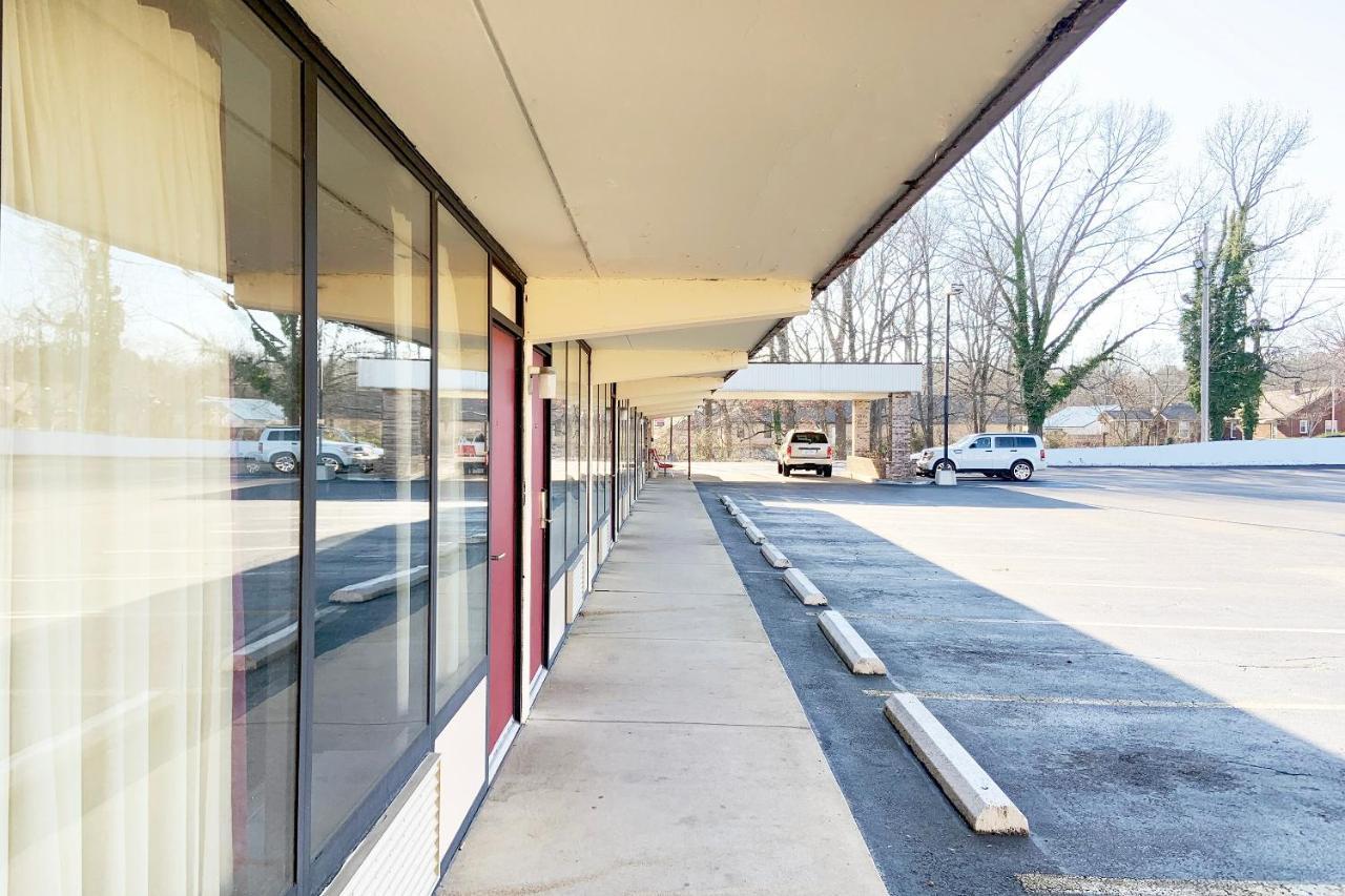 Paris Inn And Suites Bagian luar foto