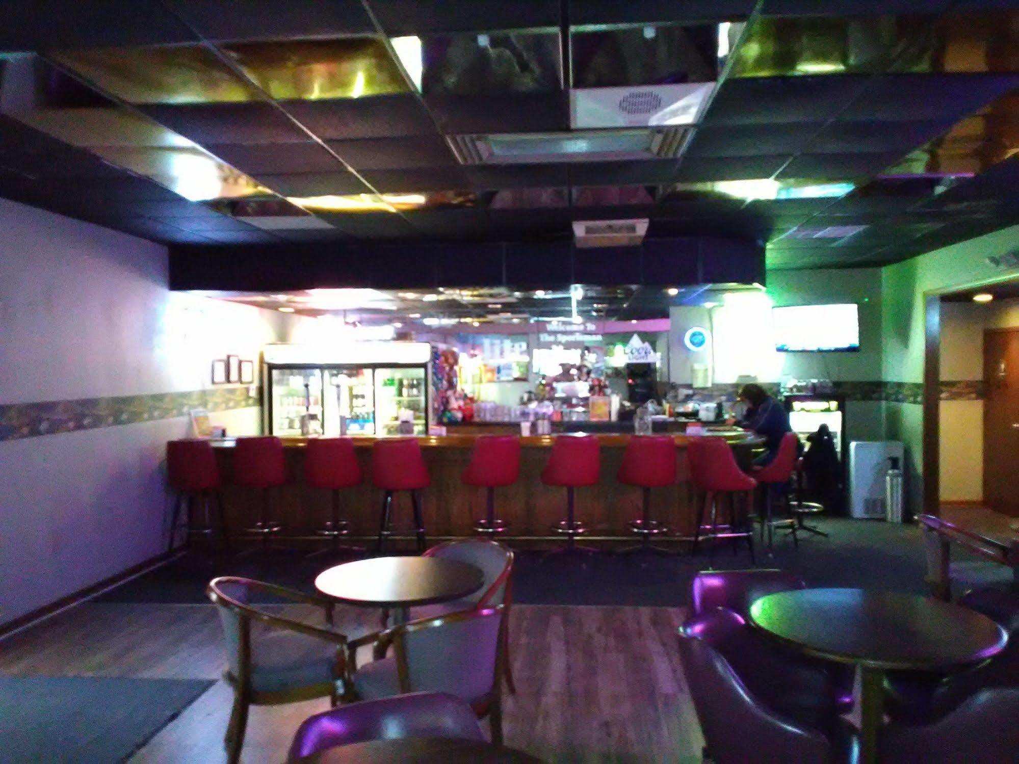 Paris Inn And Suites Bagian luar foto